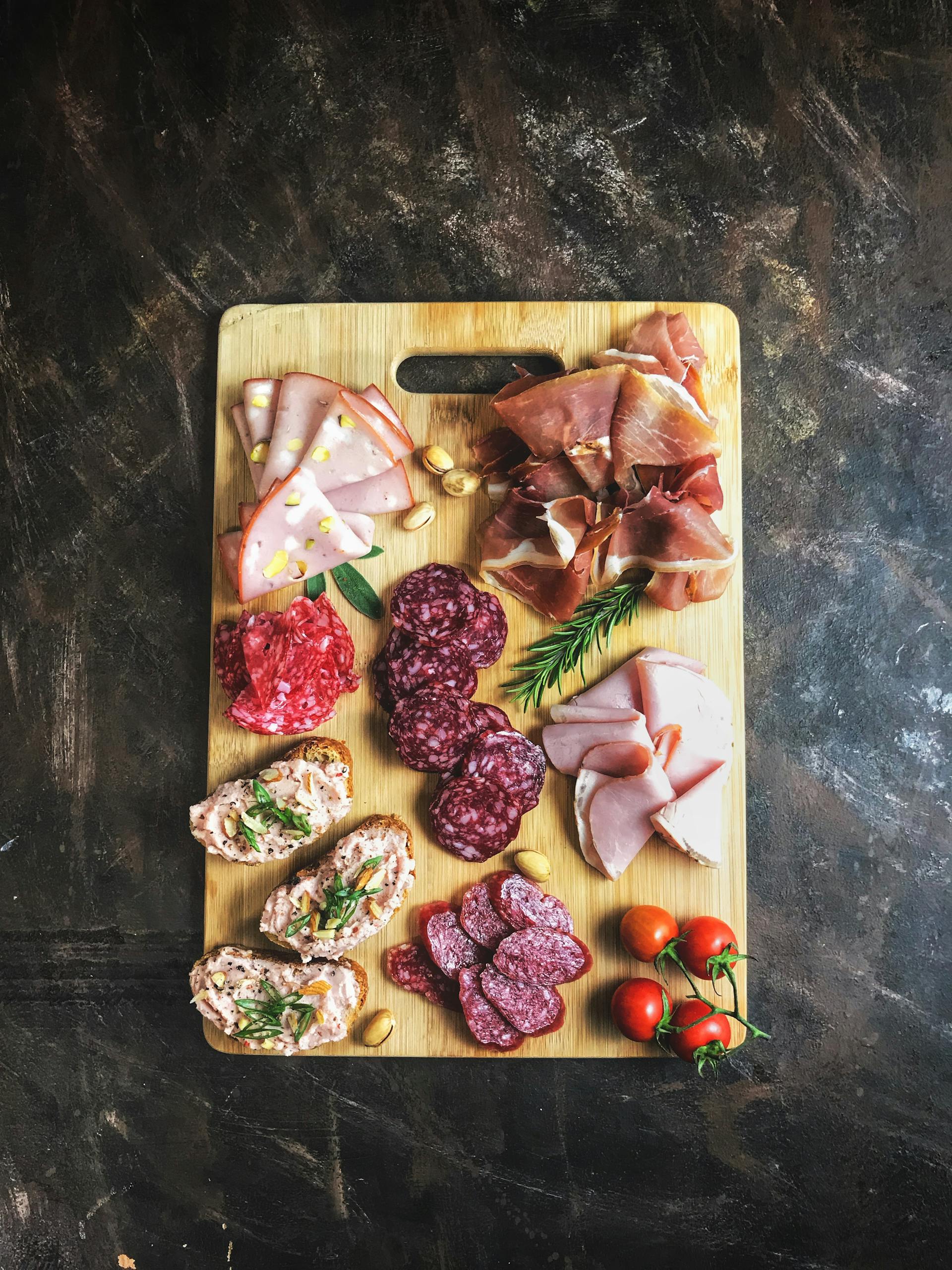 Planche de fromages affinés sur ardoise